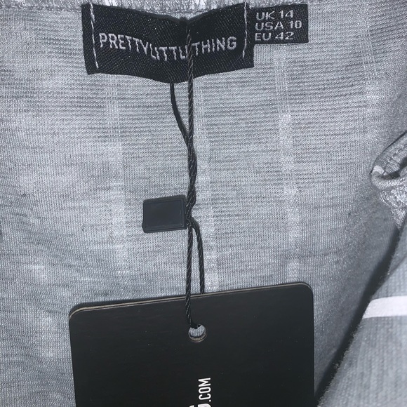 Grey and white plunged neck romper - Picture 2 of 5